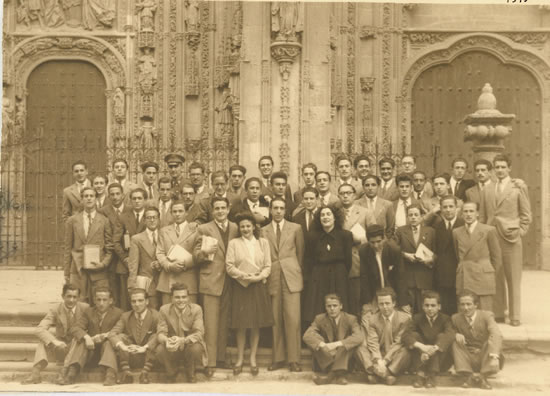 Homenaje de alumnos 1945