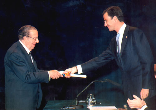 Prince of Asturias Award 2001 for Social Sciences